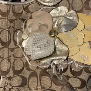 Cute Coach purse. Used condition.